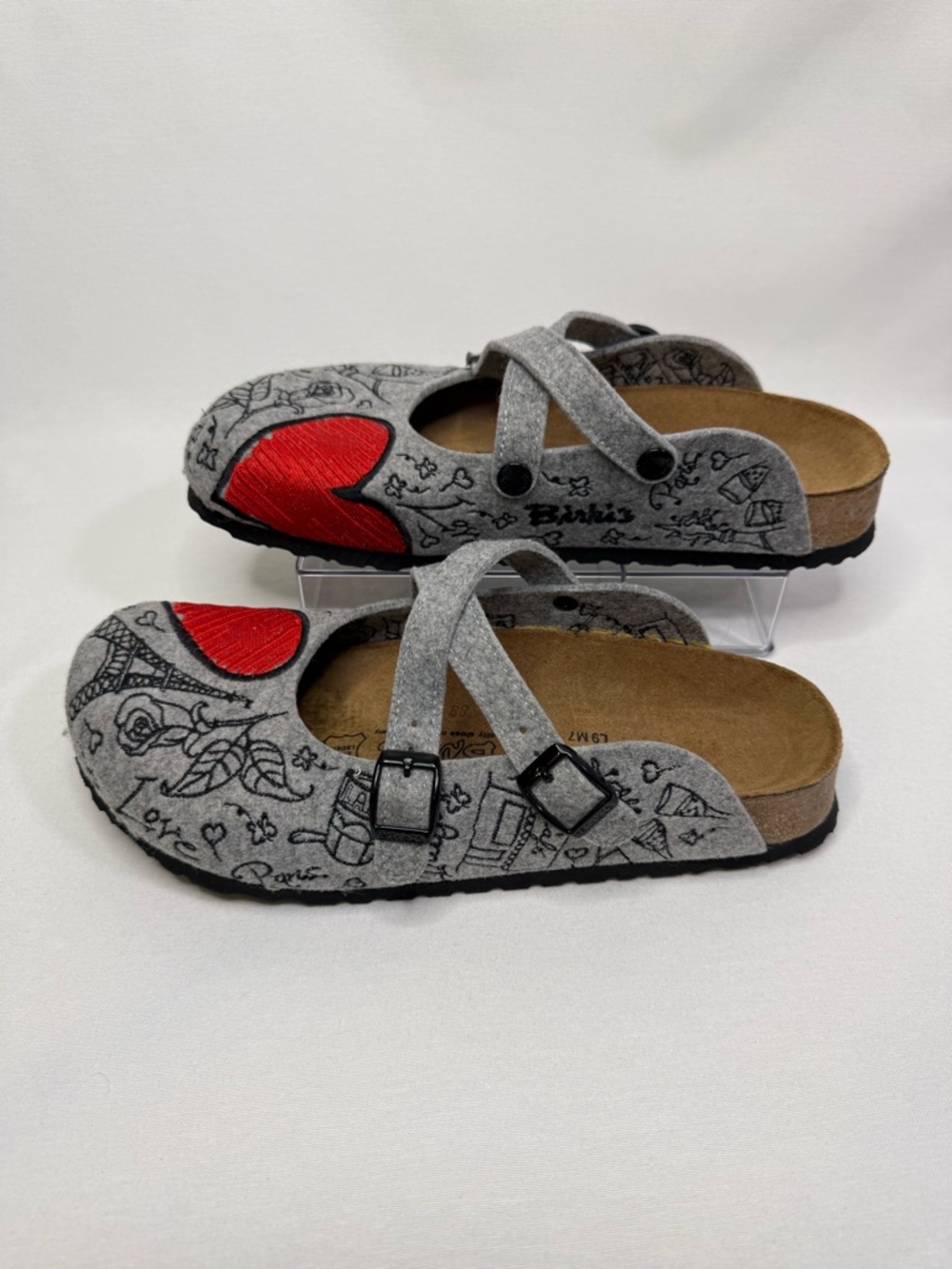 New Birki’s Women’s Size 9 Gray Felt Mules with Red Heart Accent - Picture 3 of 8
